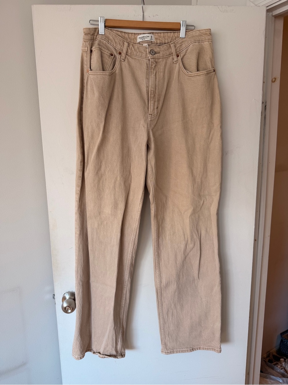 Abercrombie & Fitch 90s Relaxed Jeans High Rise Curve Love in Oatmeal